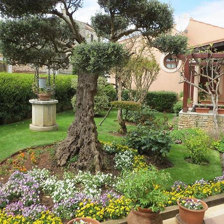 Apartments Mediteraneo Tar-Vabriga Eksteriør billede