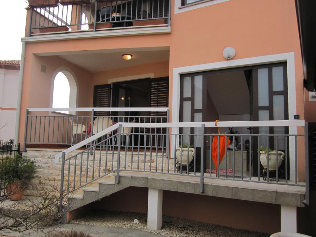 Apartments Mediteraneo Tar-Vabriga Eksteriør billede