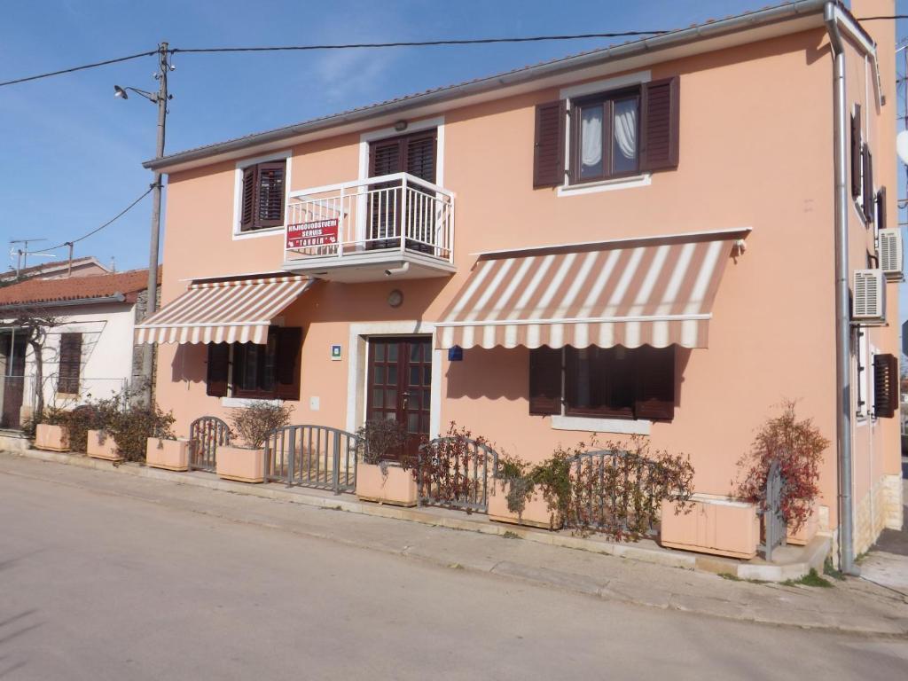 Apartments Mediteraneo Tar-Vabriga Eksteriør billede