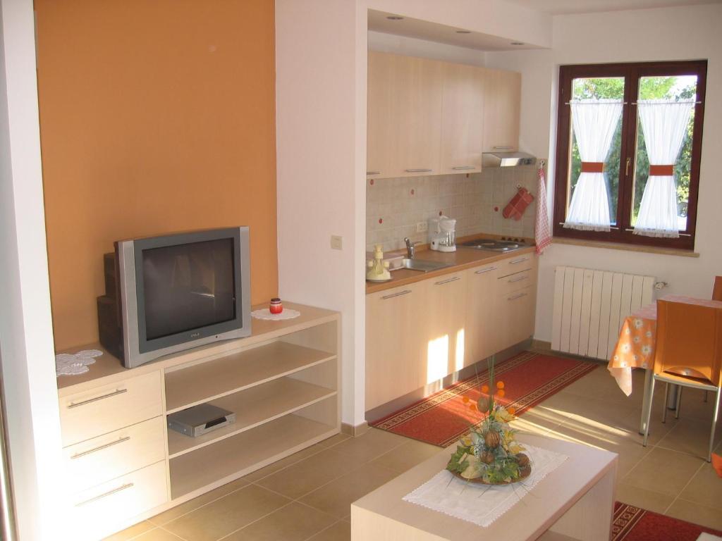 Apartments Mediteraneo Tar-Vabriga Eksteriør billede