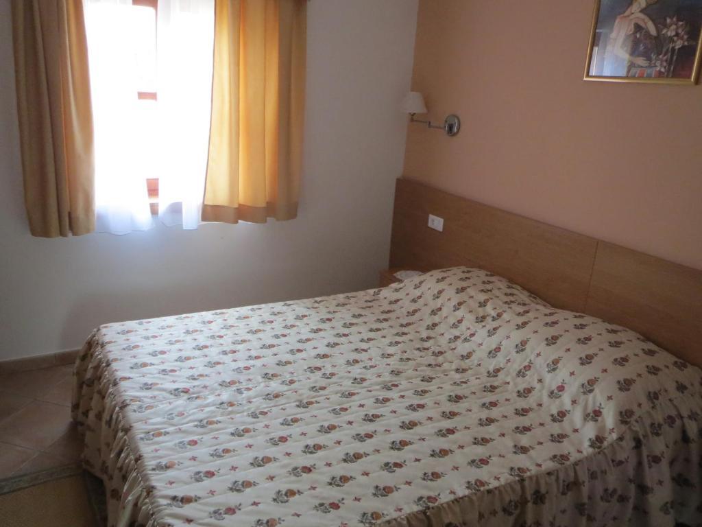 Apartments Mediteraneo Tar-Vabriga Eksteriør billede